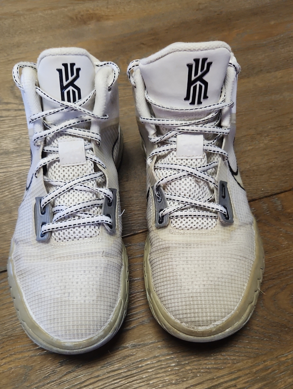 NIKE Kyrie Flytrap 4